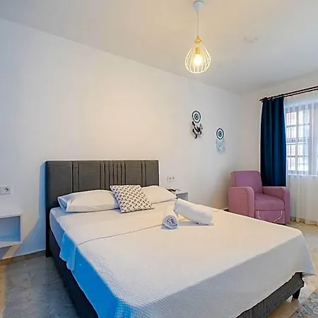 Hotel Mel Town