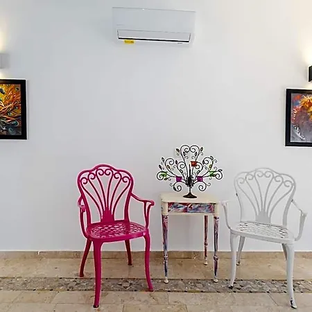 Hotel Mel Town